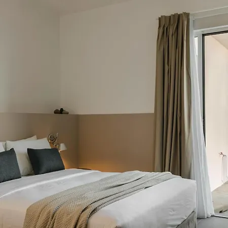 The Rock Hotel *